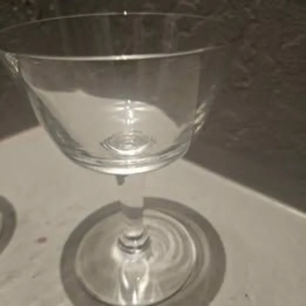 Set of Two Glass Cocktail Glsasse Coupe Glasses Barware